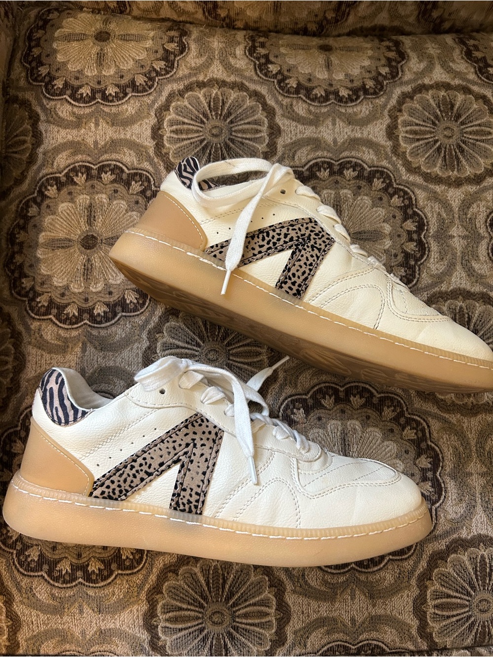 MIA Women’s White Leather Sneakers with Tan Accents and Animal Print sz 6.5